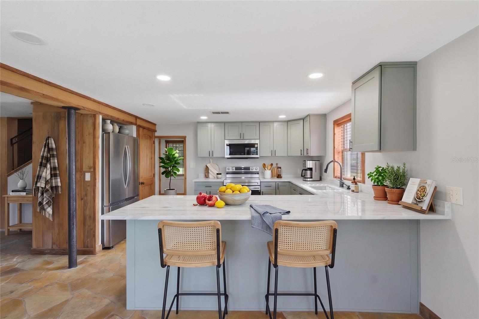 37715 DIXIE AVE — photo 6