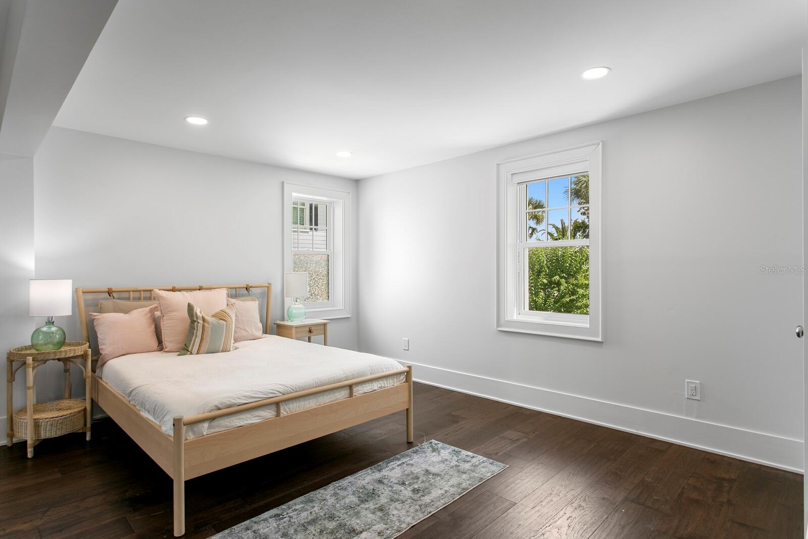 907 BAYSHORE BLVD — photo 37