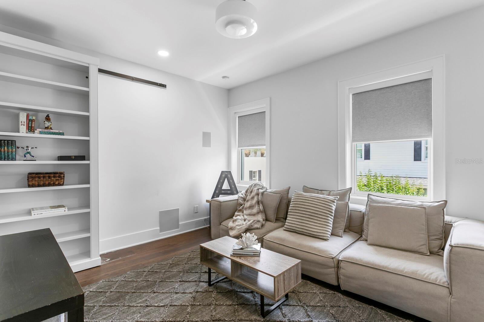 907 BAYSHORE BLVD — photo 32