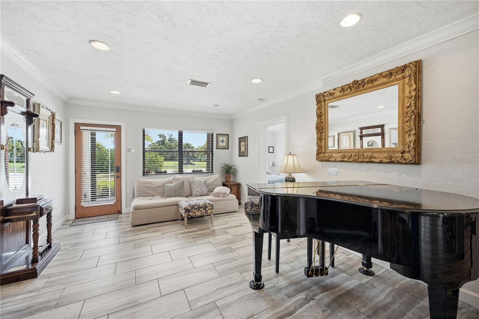 4925 REMINGTON DR — photo 9