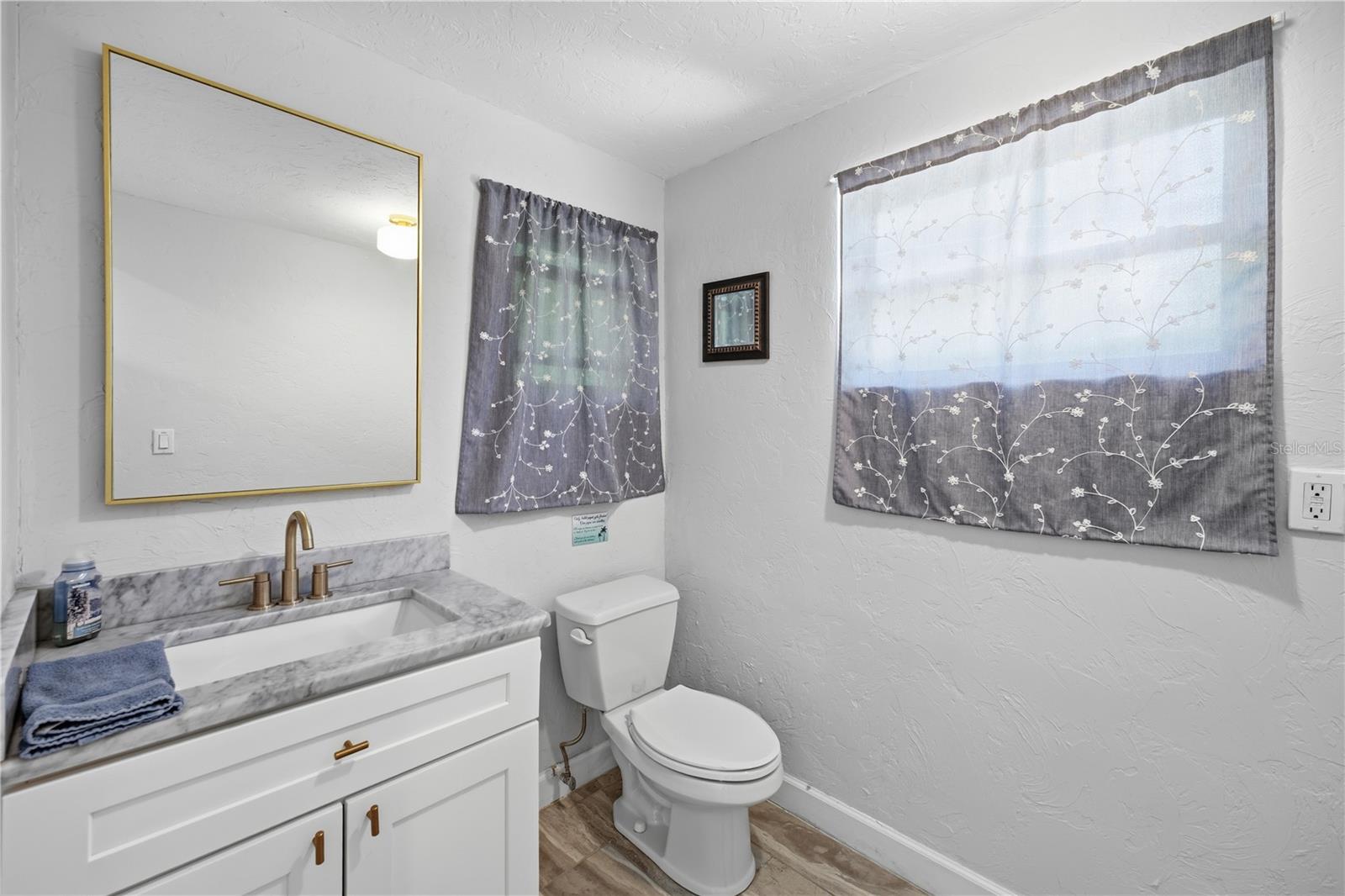 4925 REMINGTON DR — photo 35