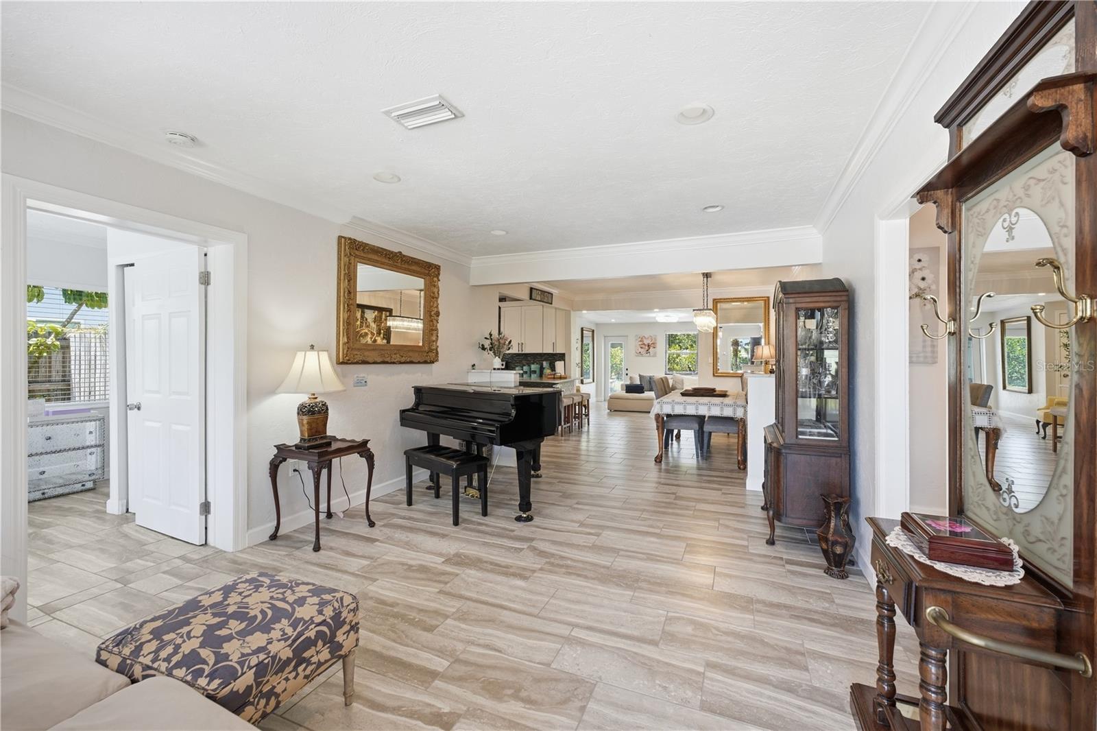 4925 REMINGTON DR — photo 8