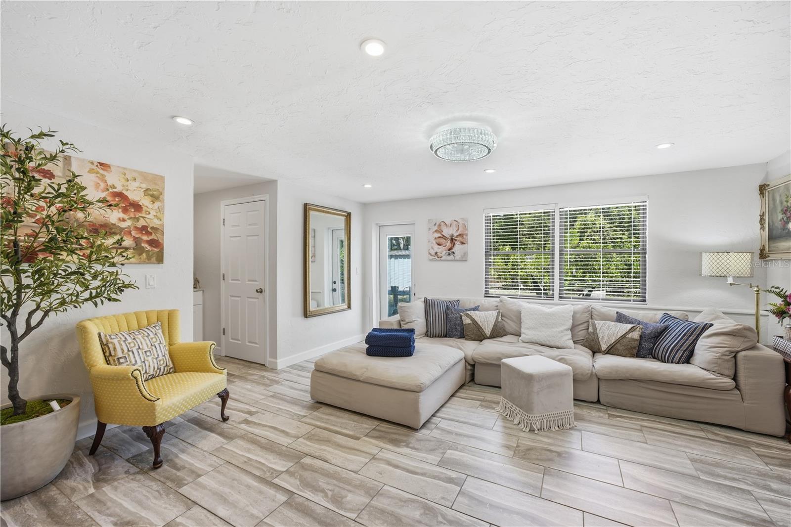 4925 REMINGTON DR — photo 13