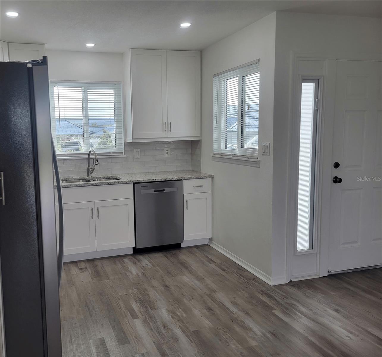 957 SANDPIPER CIR #0 — photo 5