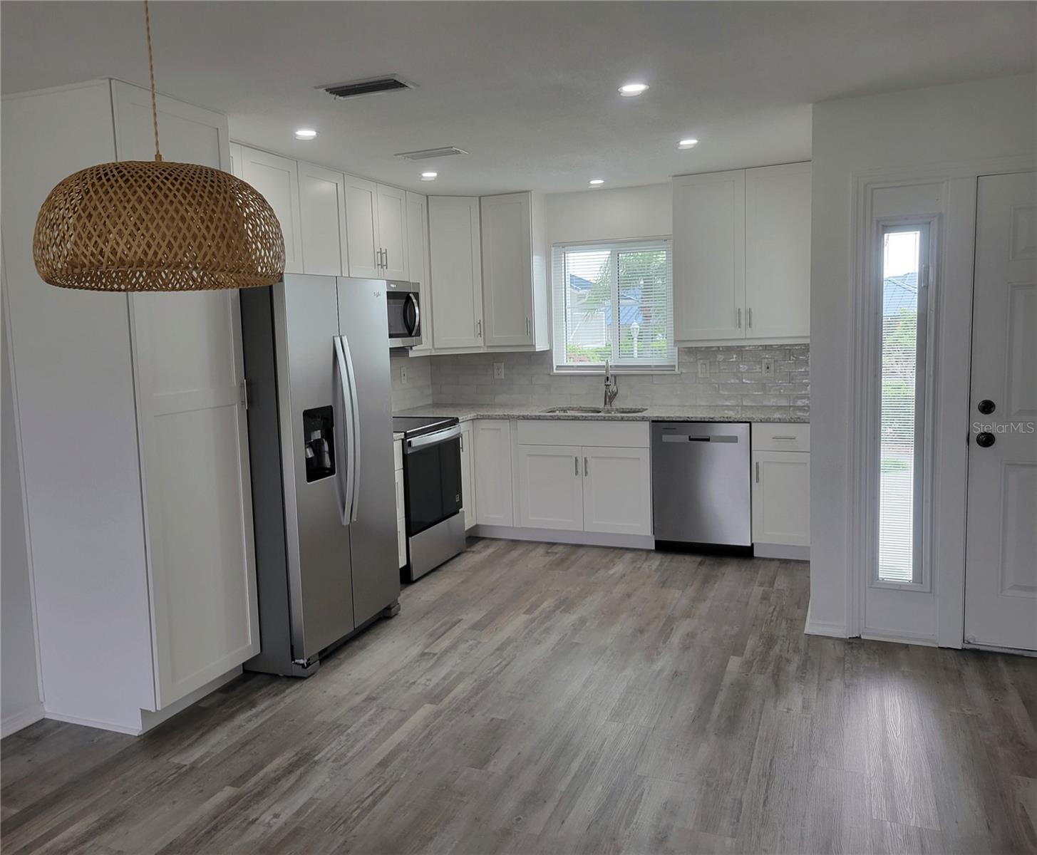 957 SANDPIPER CIR #0 — photo 4