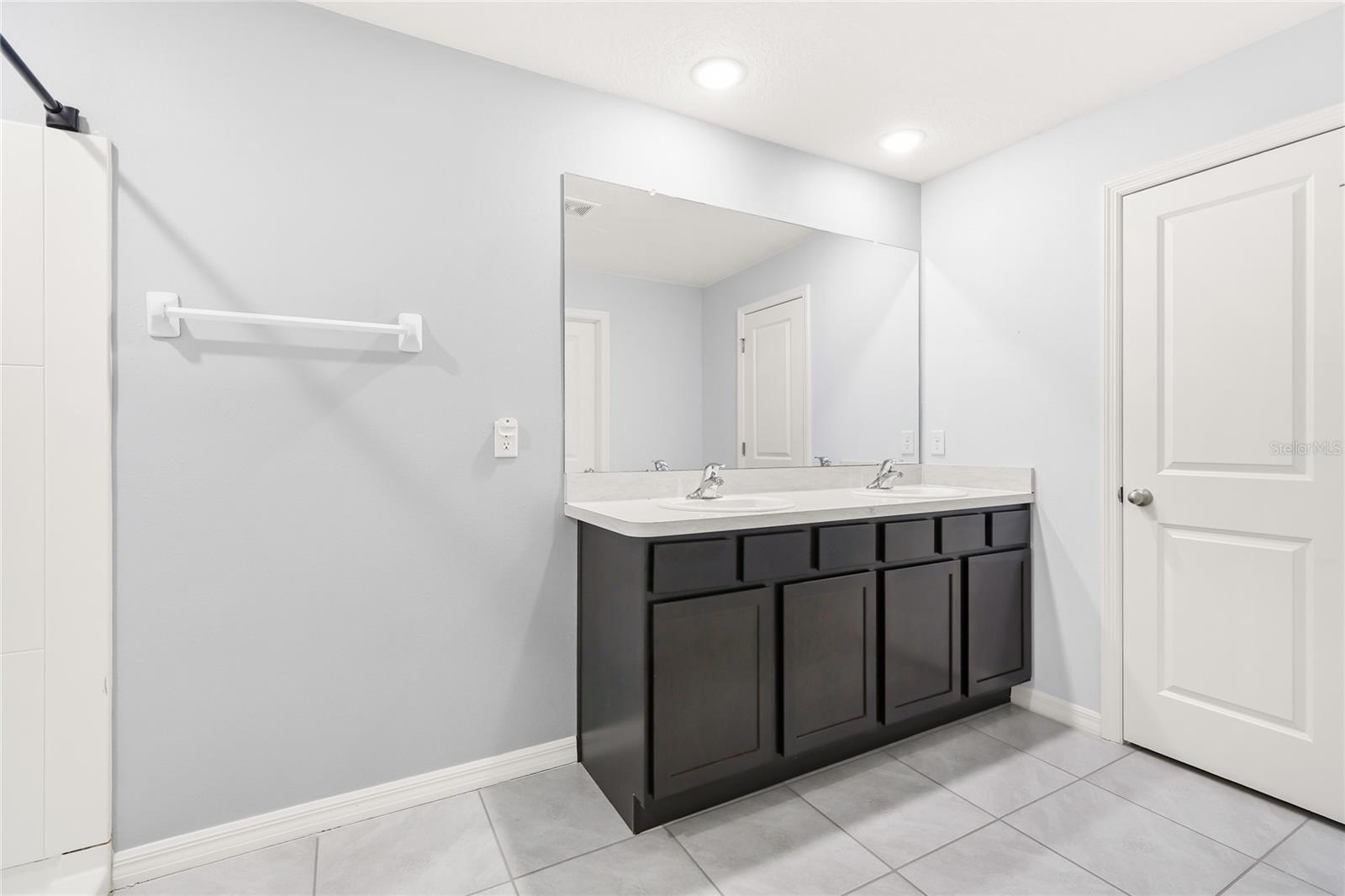 10116 CHARLOTTE DR — photo 26
