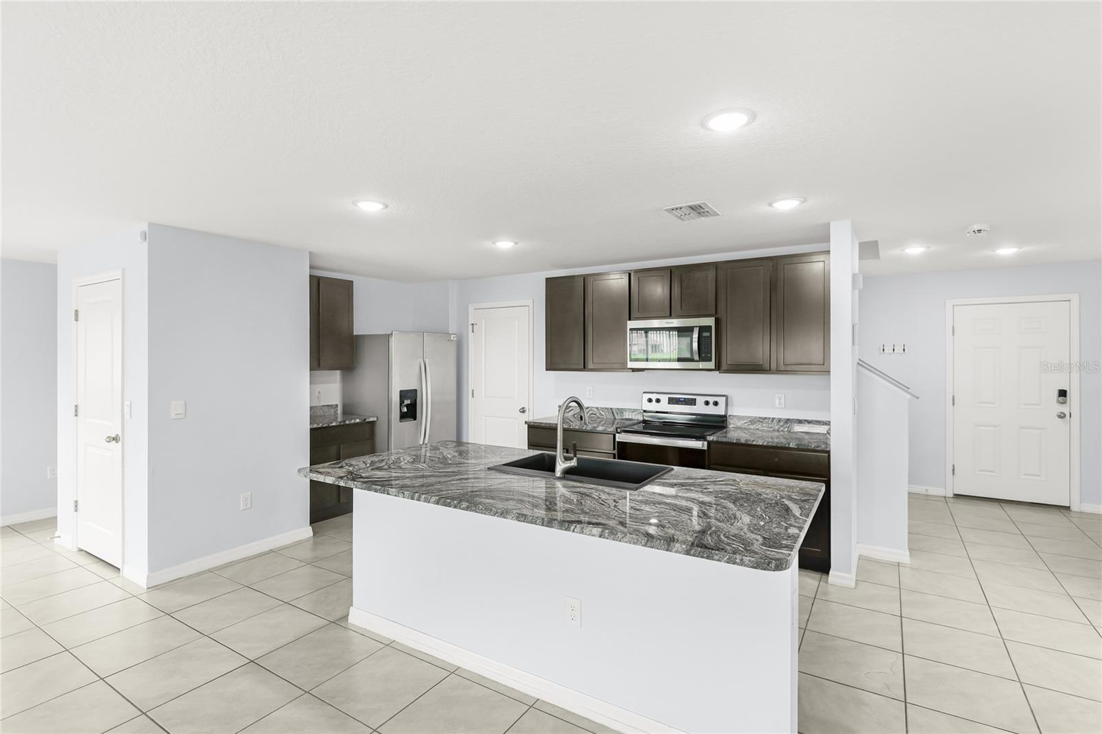 10116 CHARLOTTE DR — photo 15