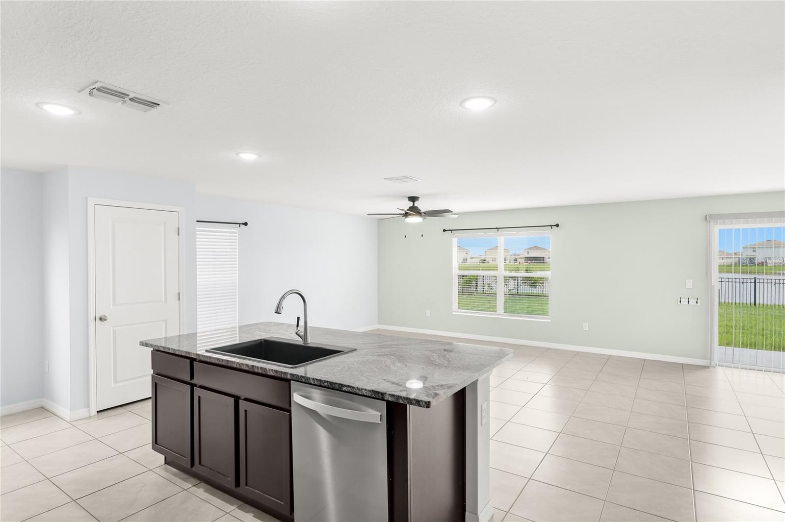 10116 CHARLOTTE DR — photo 12