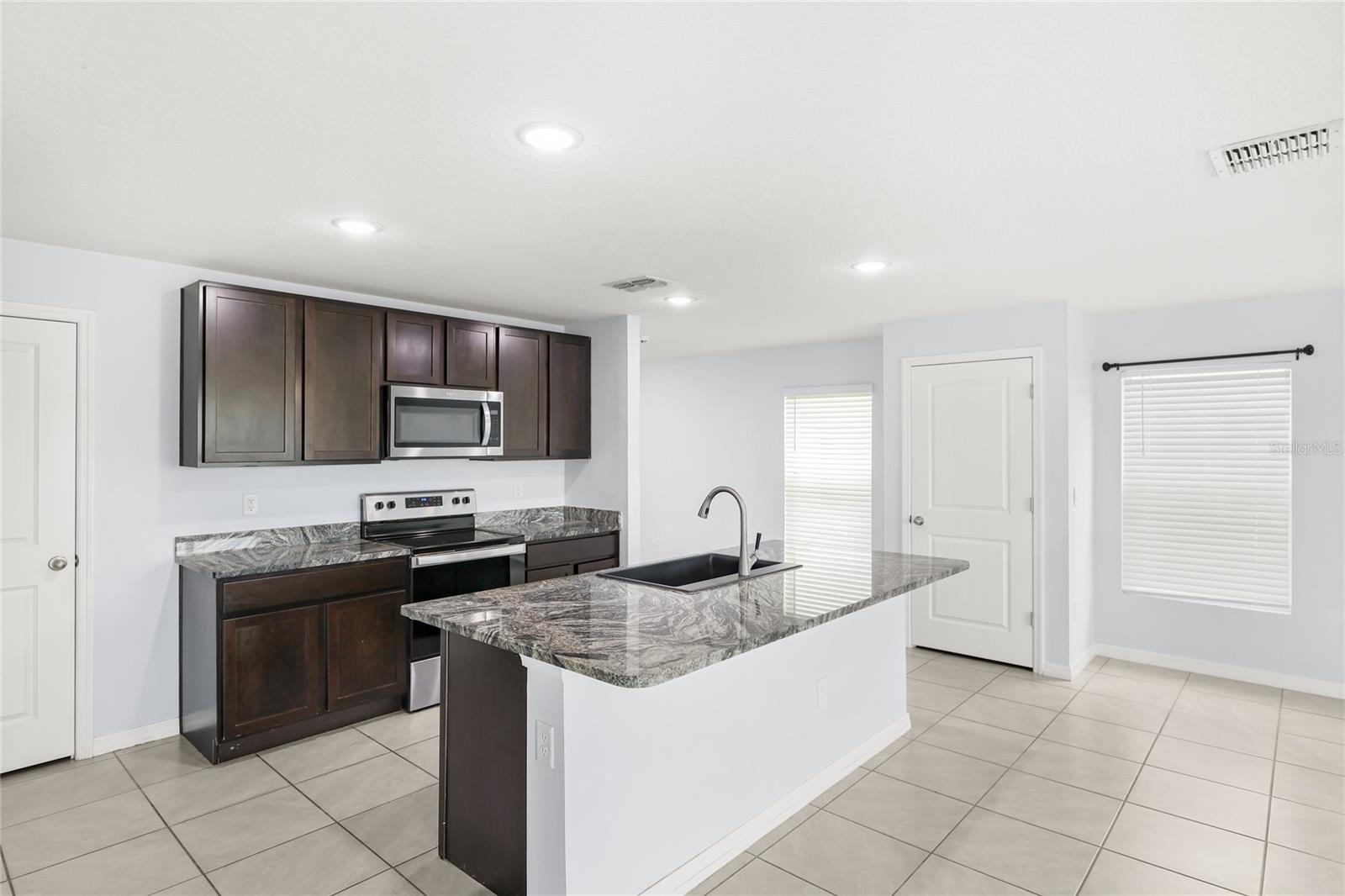 10116 CHARLOTTE DR — photo 14