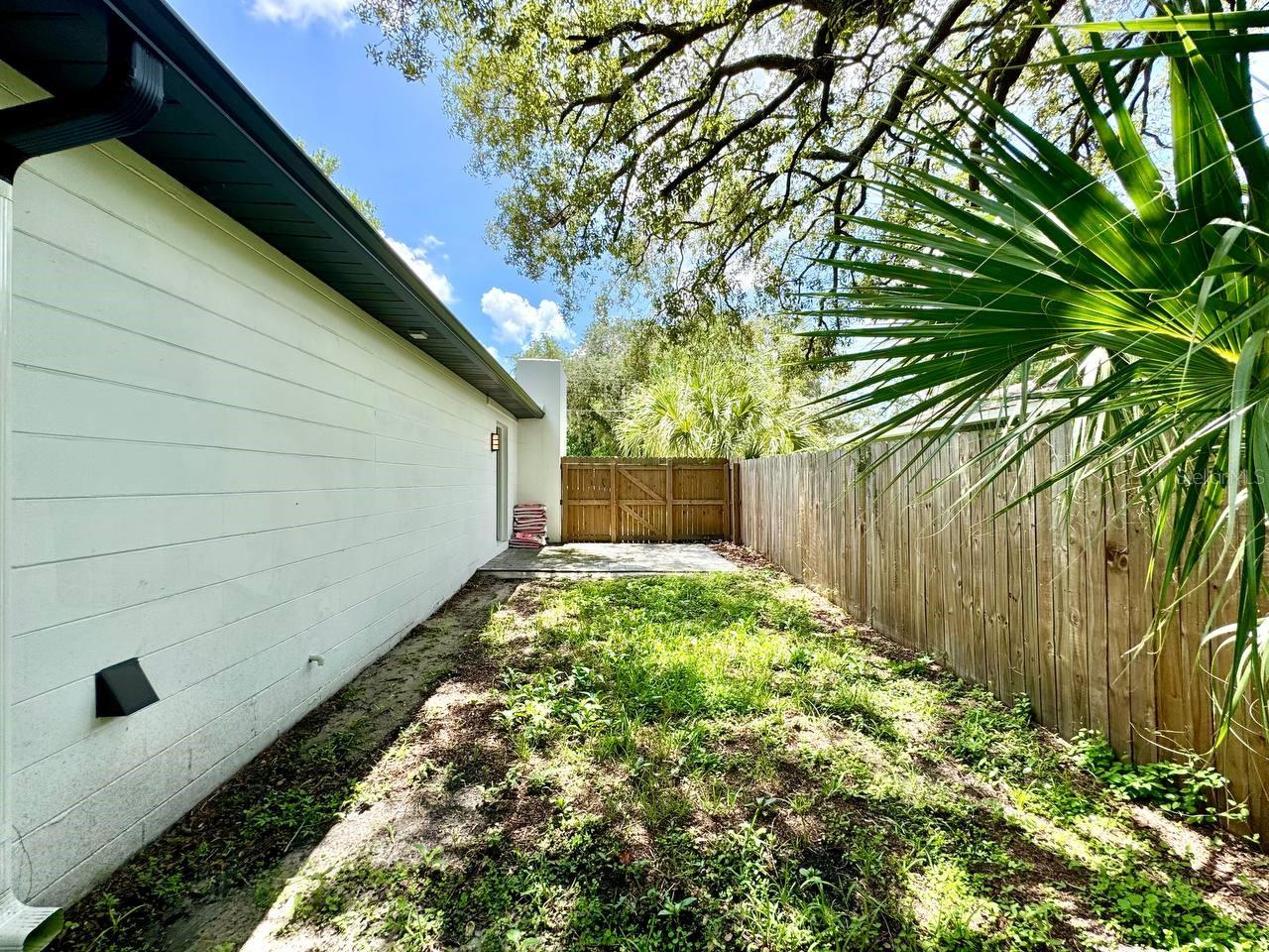 1918 E SHADOWLAWN AVE — photo 27