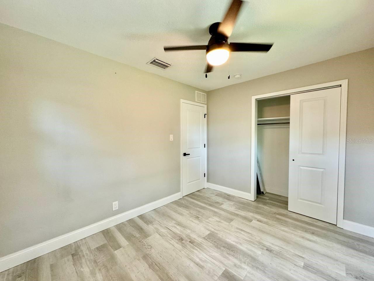1918 E SHADOWLAWN AVE — photo 24