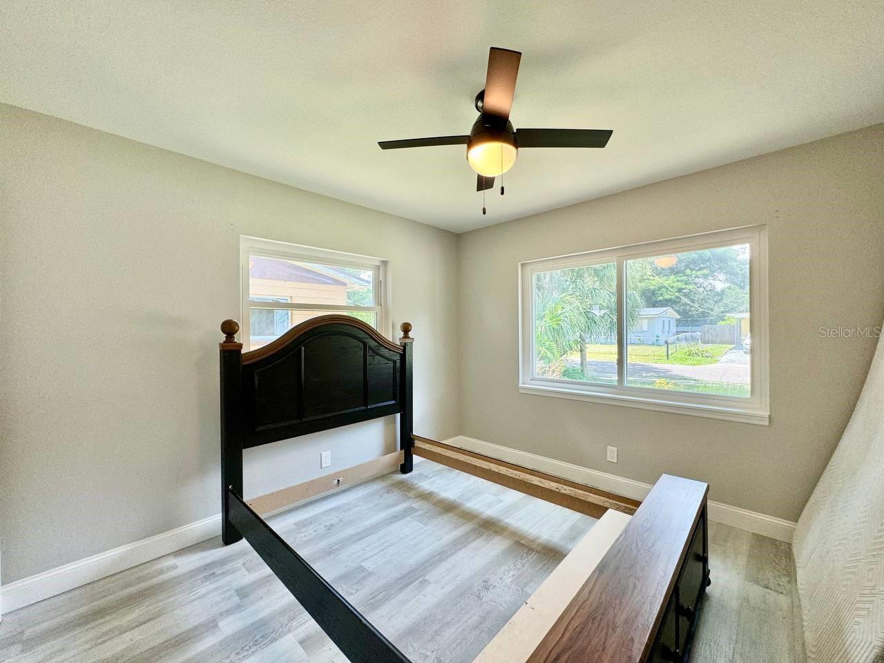 1918 E SHADOWLAWN AVE — photo 19