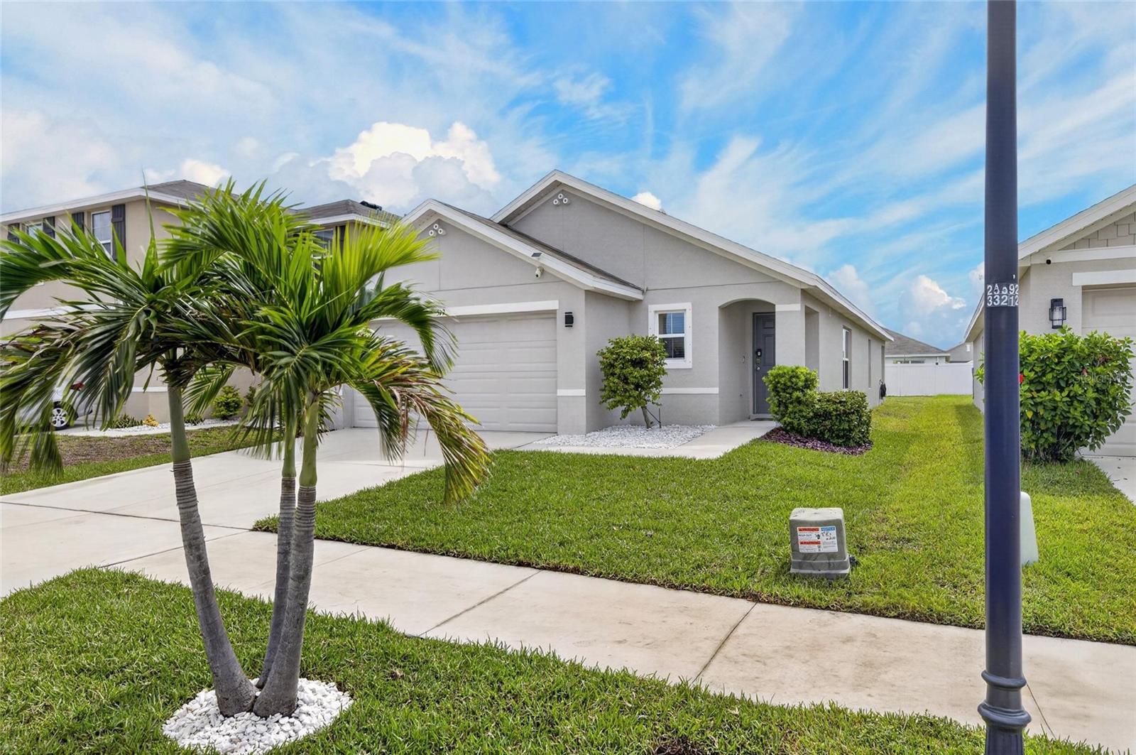 579 OLIVE CONCH ST — photo 3