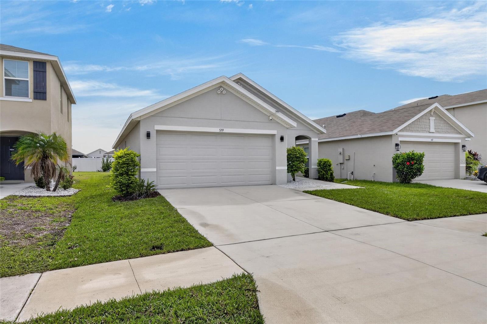 579 OLIVE CONCH ST — photo 2