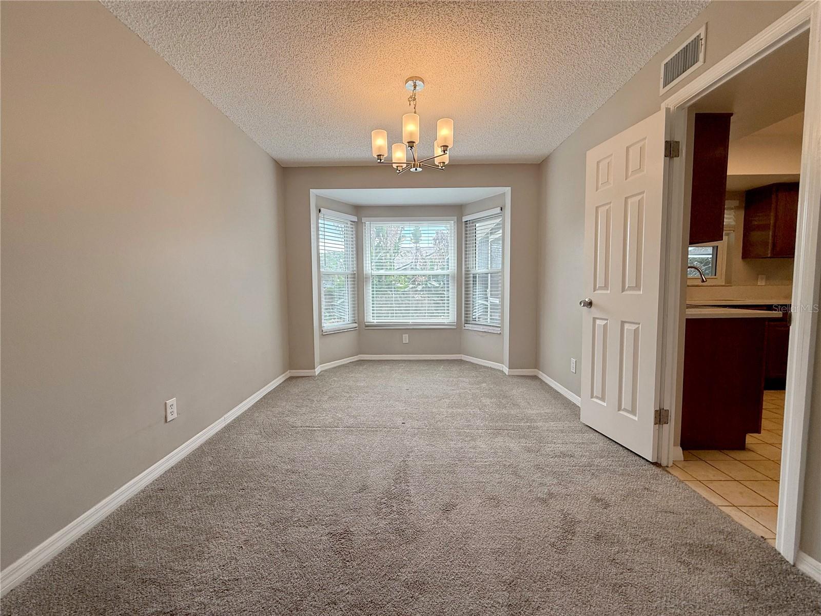 2609 CRESTFIELD DR — photo 5