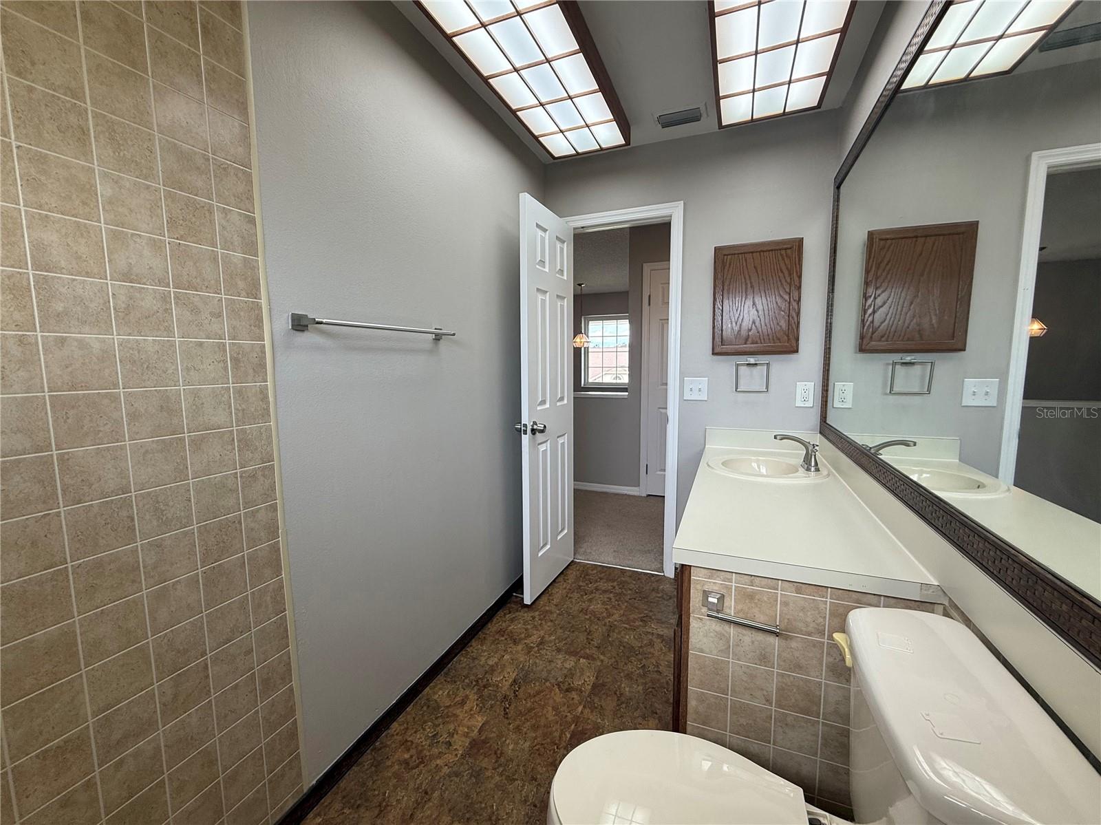 2609 CRESTFIELD DR — photo 18