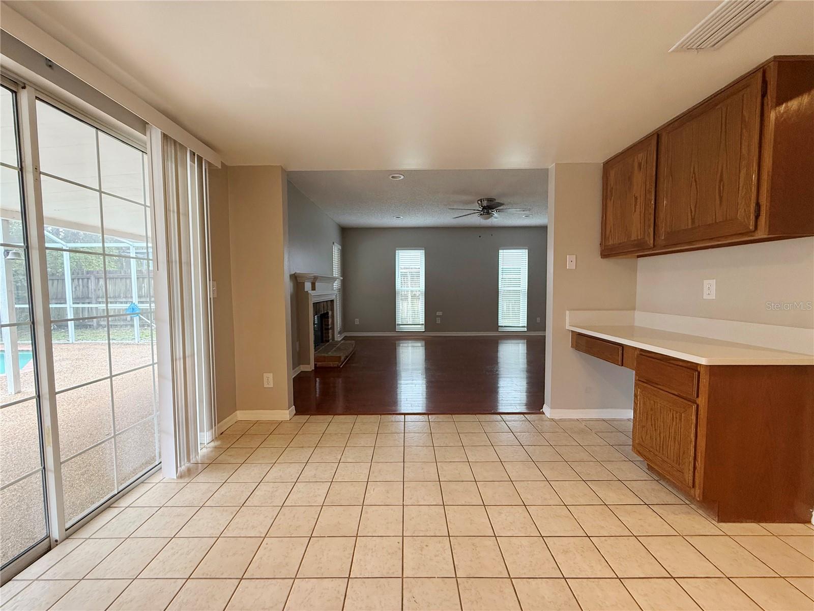 2609 CRESTFIELD DR — photo 8