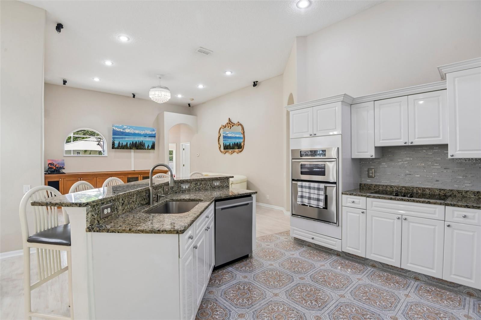 1701 COUNTRY TRAILS DR — photo 13