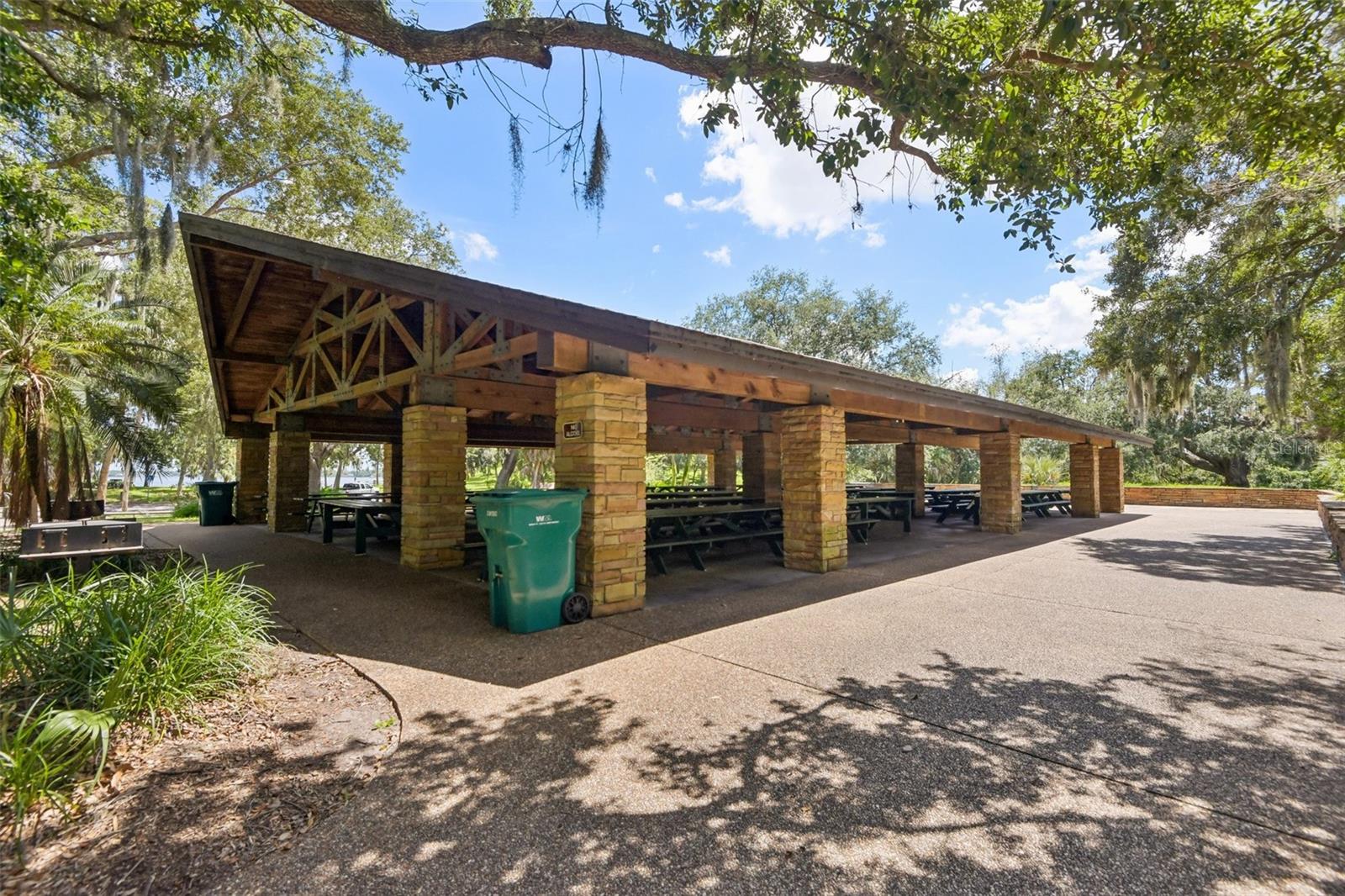 1701 COUNTRY TRAILS DR — photo 47