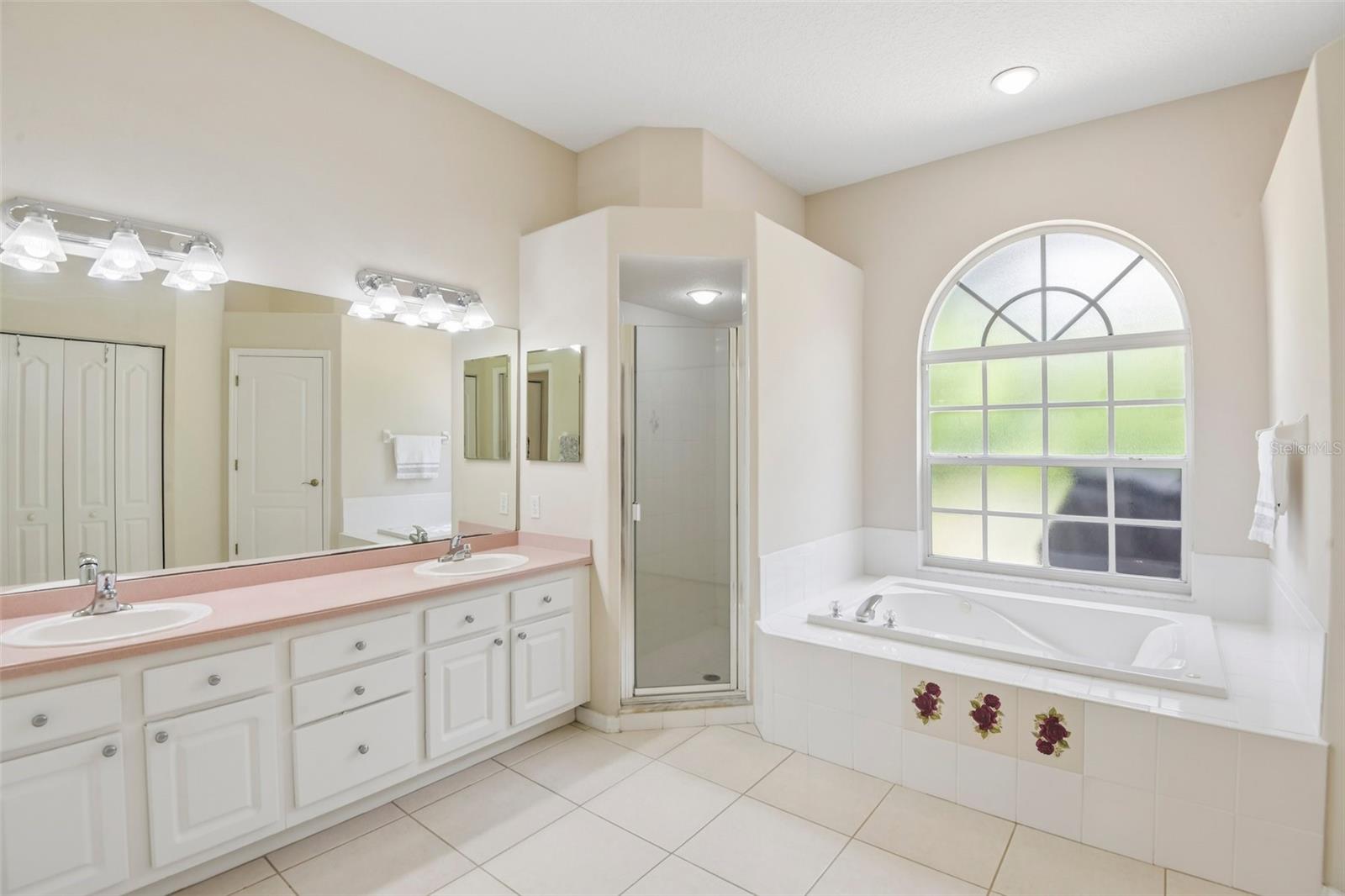 1701 COUNTRY TRAILS DR — photo 16
