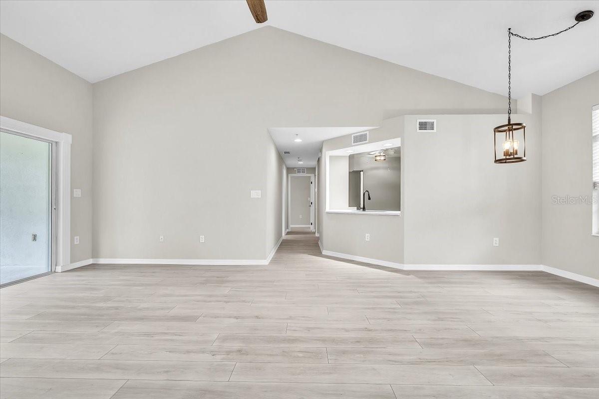 7146 STRAND CIR — photo 9