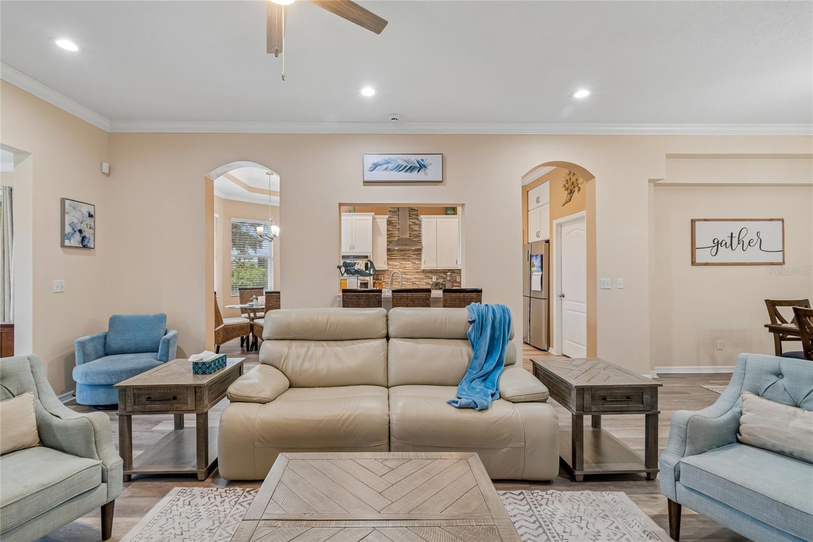 1119 VILLEROY DR — photo 24