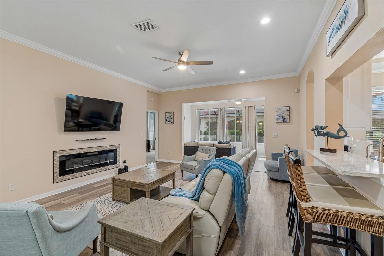 1119 VILLEROY DR — photo 11