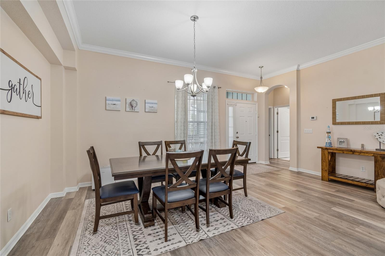 1119 VILLEROY DR — photo 9