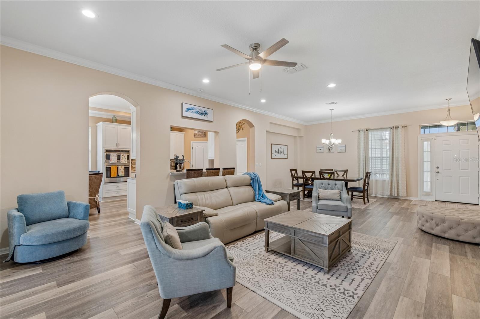 1119 VILLEROY DR — photo 25