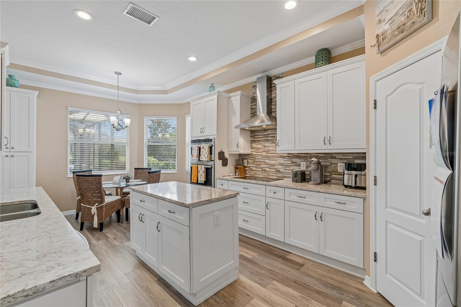 1119 VILLEROY DR — photo 31