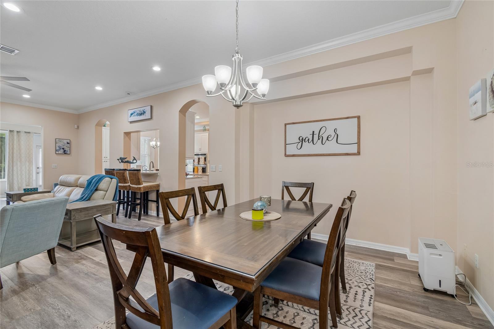 1119 VILLEROY DR — photo 10