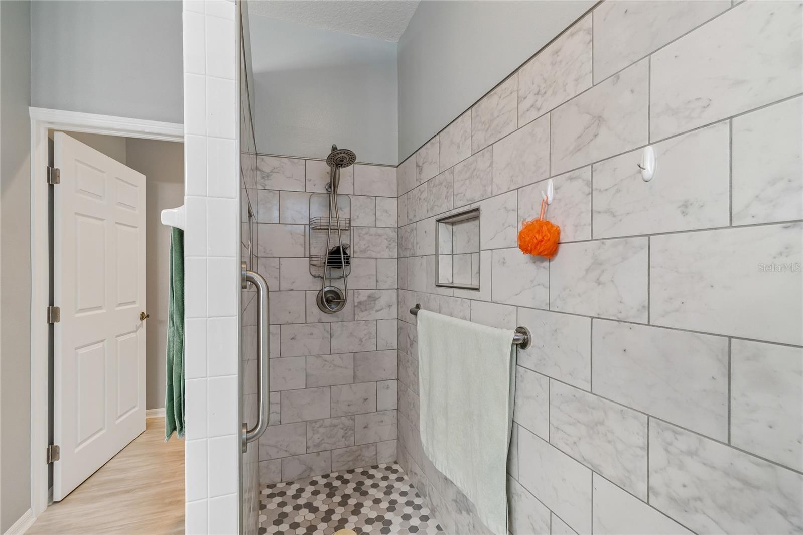 1119 VILLEROY DR — photo 37
