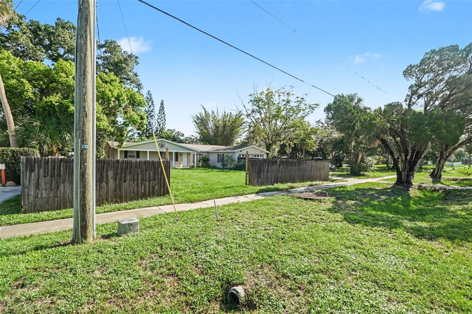 805 W COLLEGE AVE — photo 6