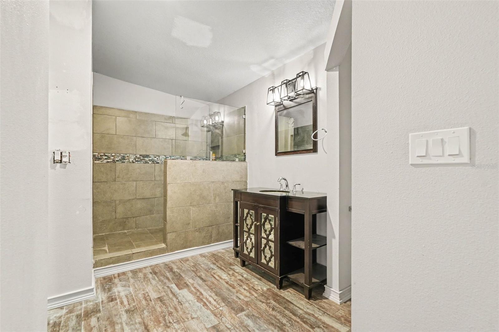 805 W COLLEGE AVE — photo 21
