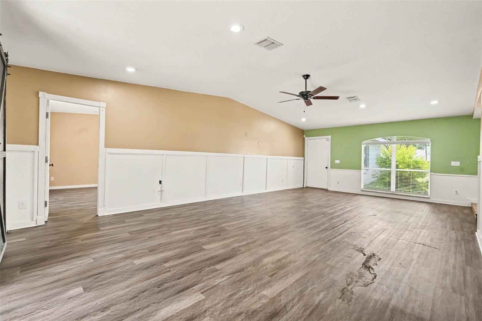 805 W COLLEGE AVE — photo 13