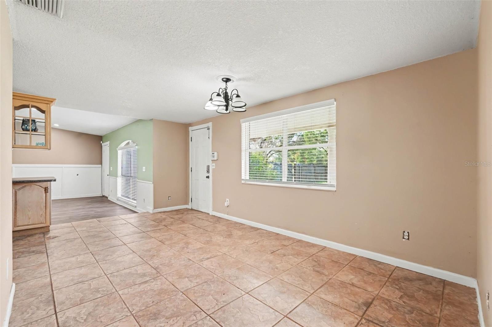 805 W COLLEGE AVE — photo 10