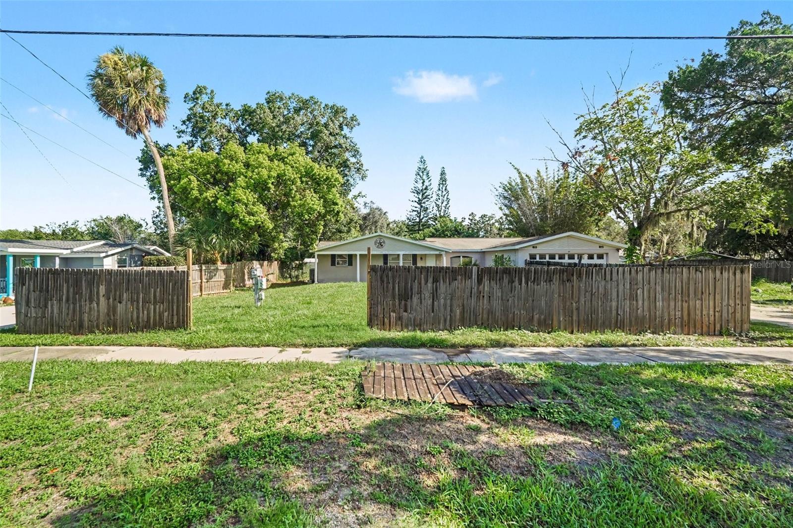 805 W COLLEGE AVE — photo 9