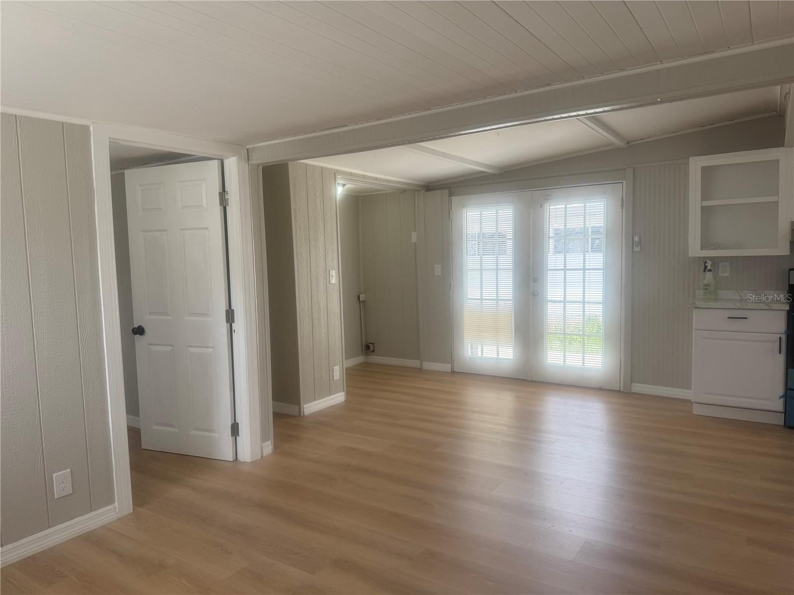 512 51ST AVENUE DR W — photo 4