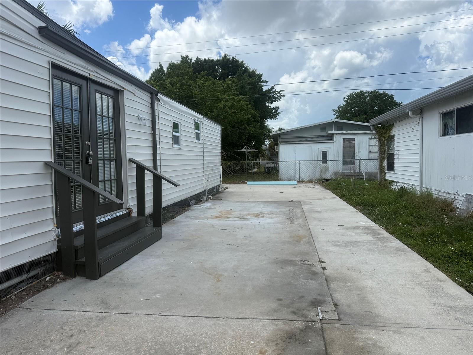 512 51ST AVENUE DR W — photo 3