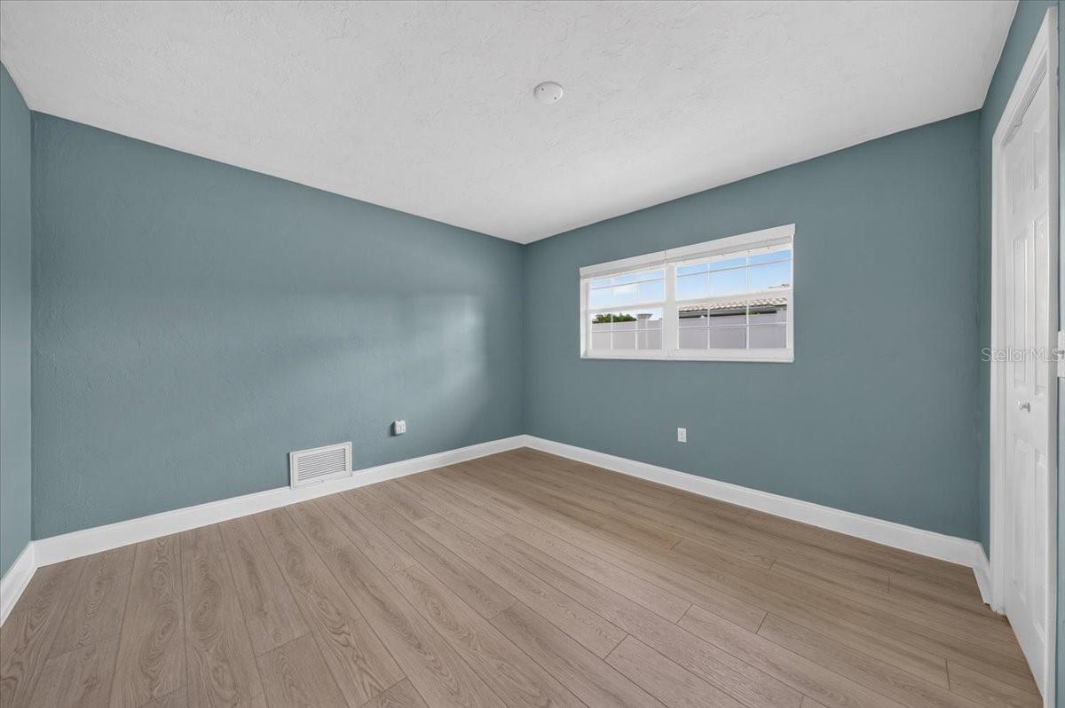100 MATISSE CIR W — photo 29