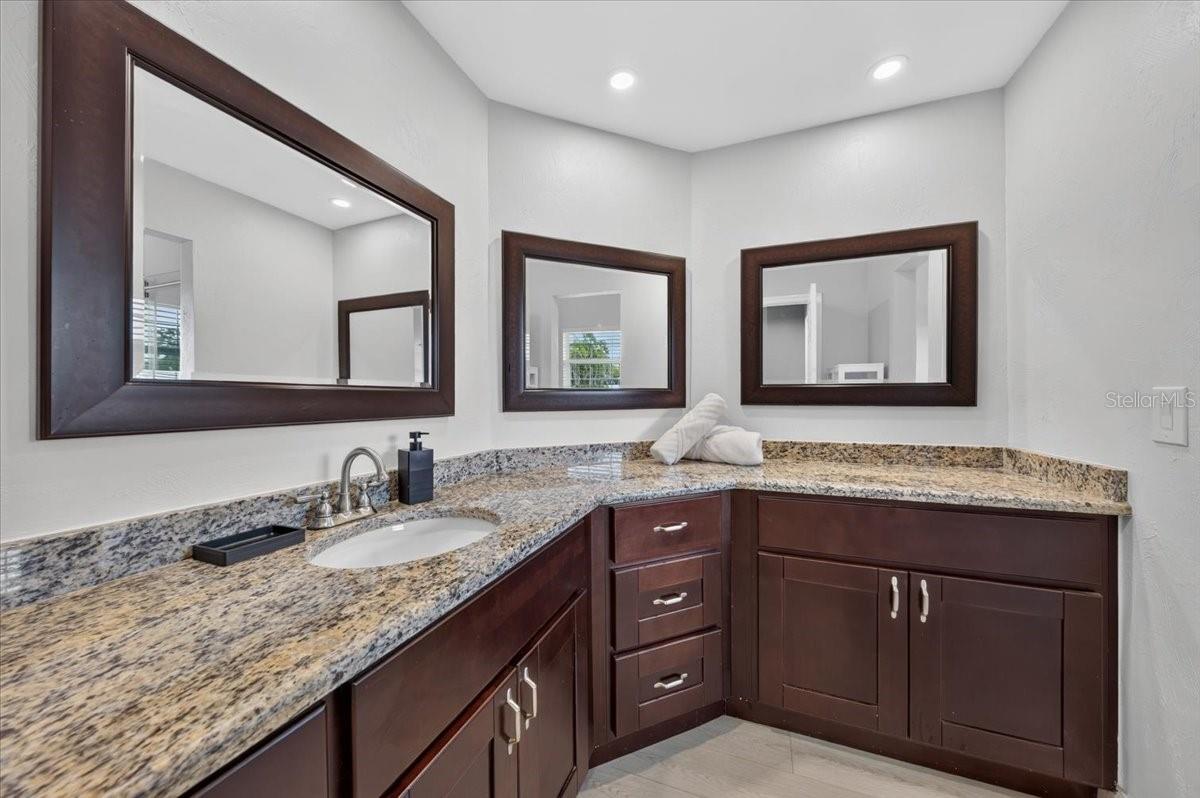 100 MATISSE CIR W — photo 7