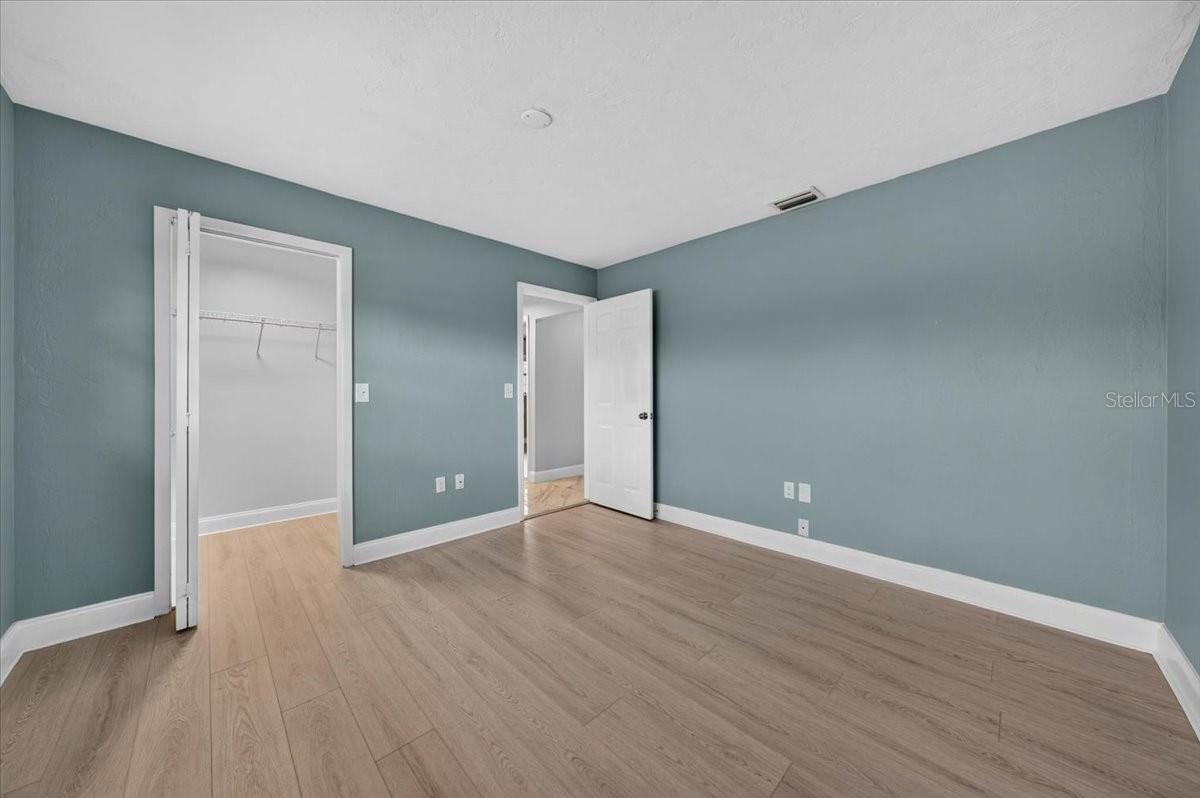 100 MATISSE CIR W — photo 30
