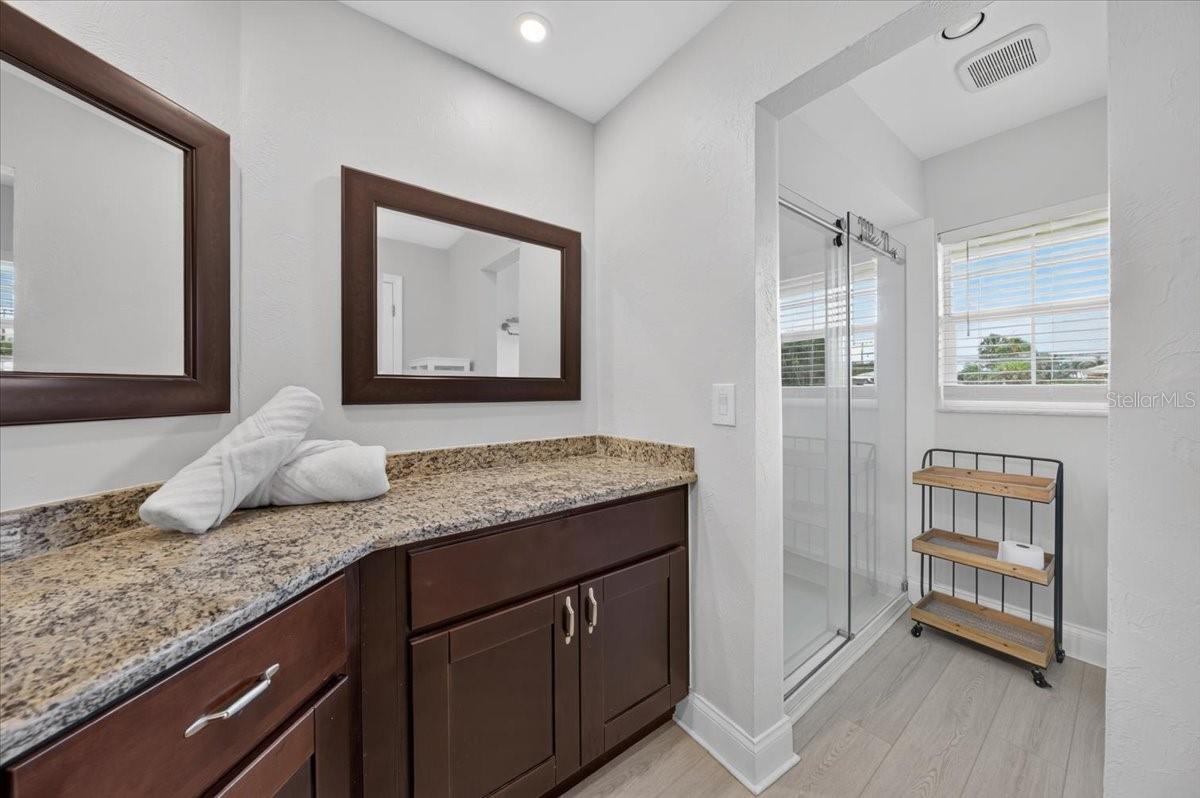 100 MATISSE CIR W — photo 16