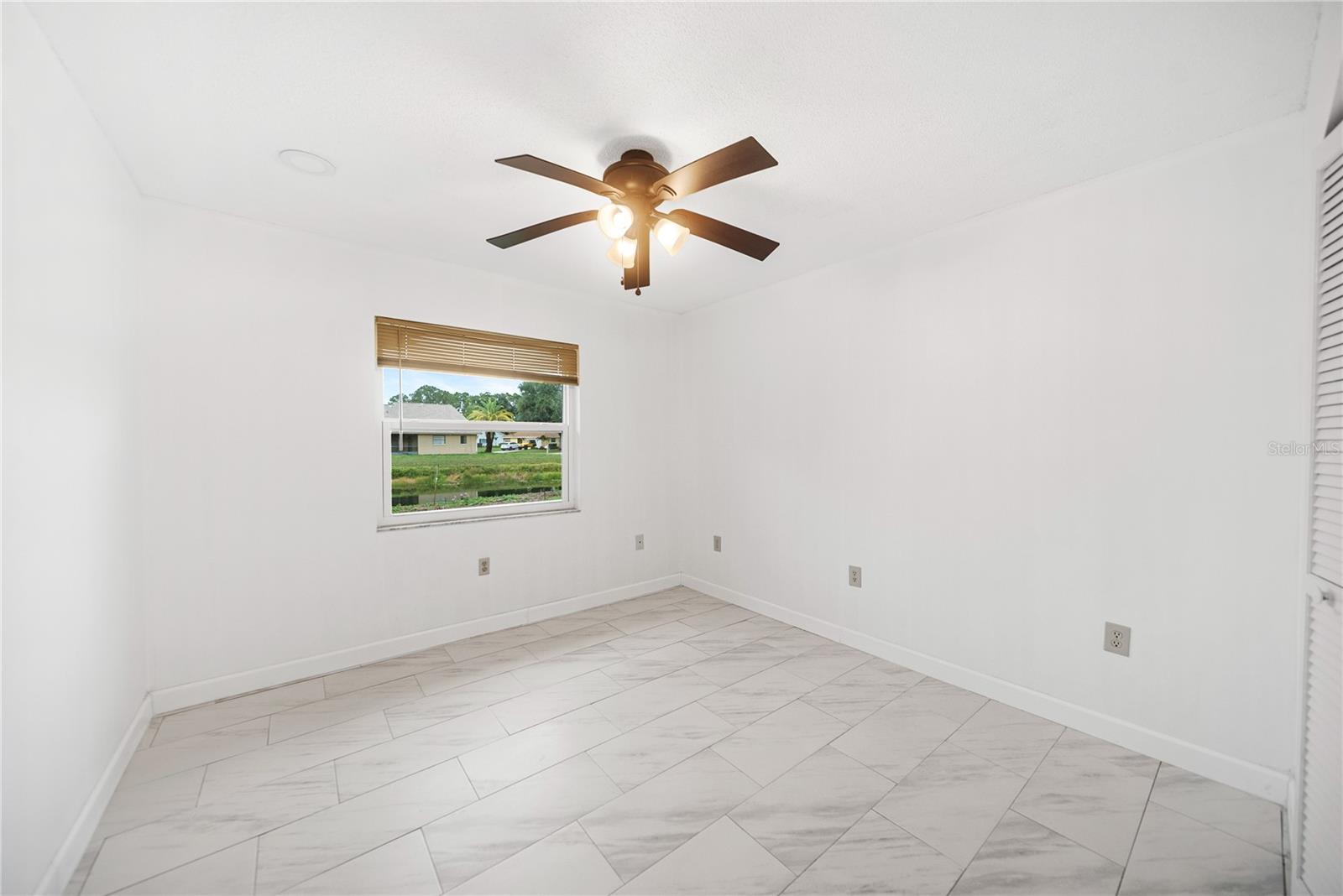 112 WOODINGHAM DR — photo 20