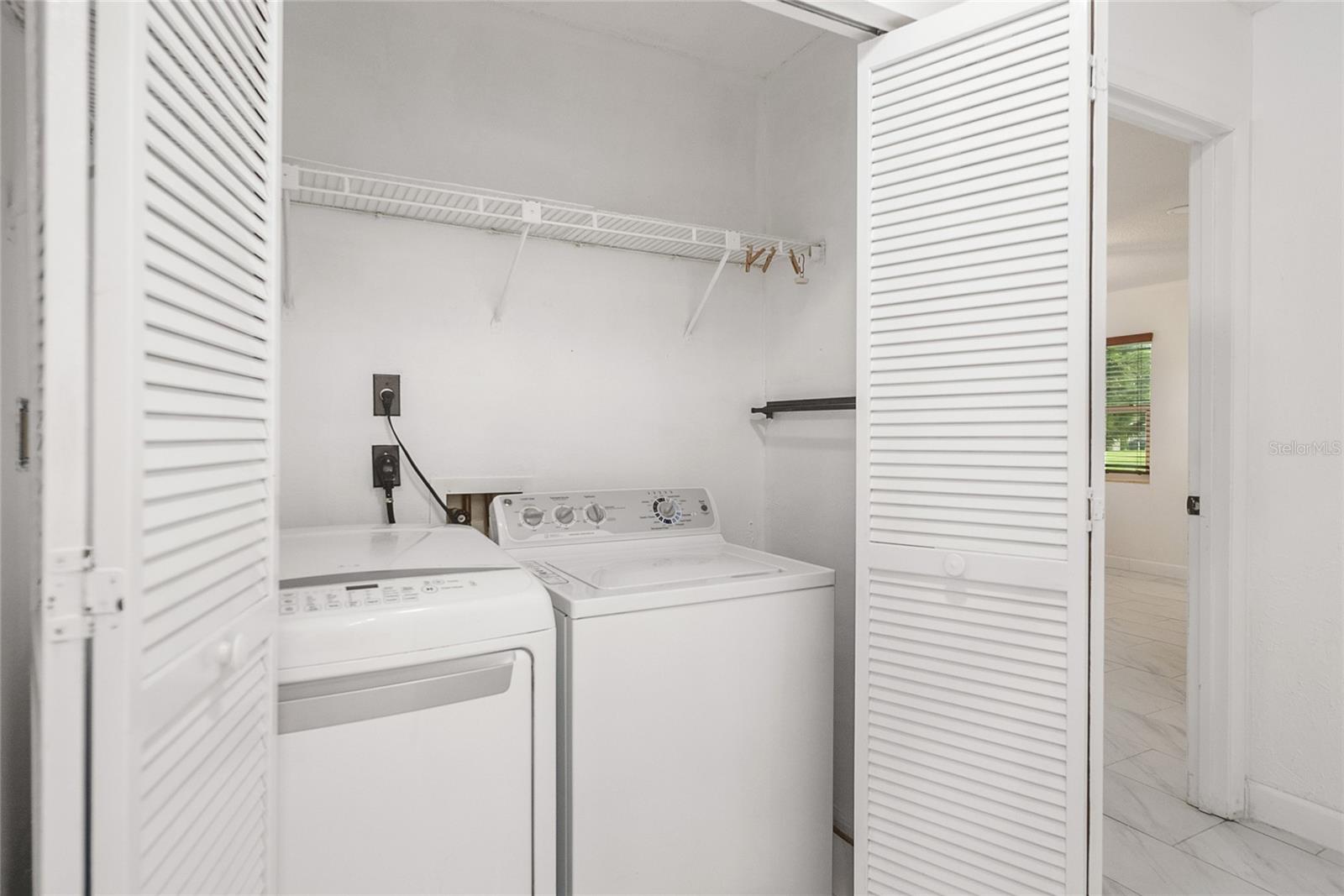 112 WOODINGHAM DR — photo 22