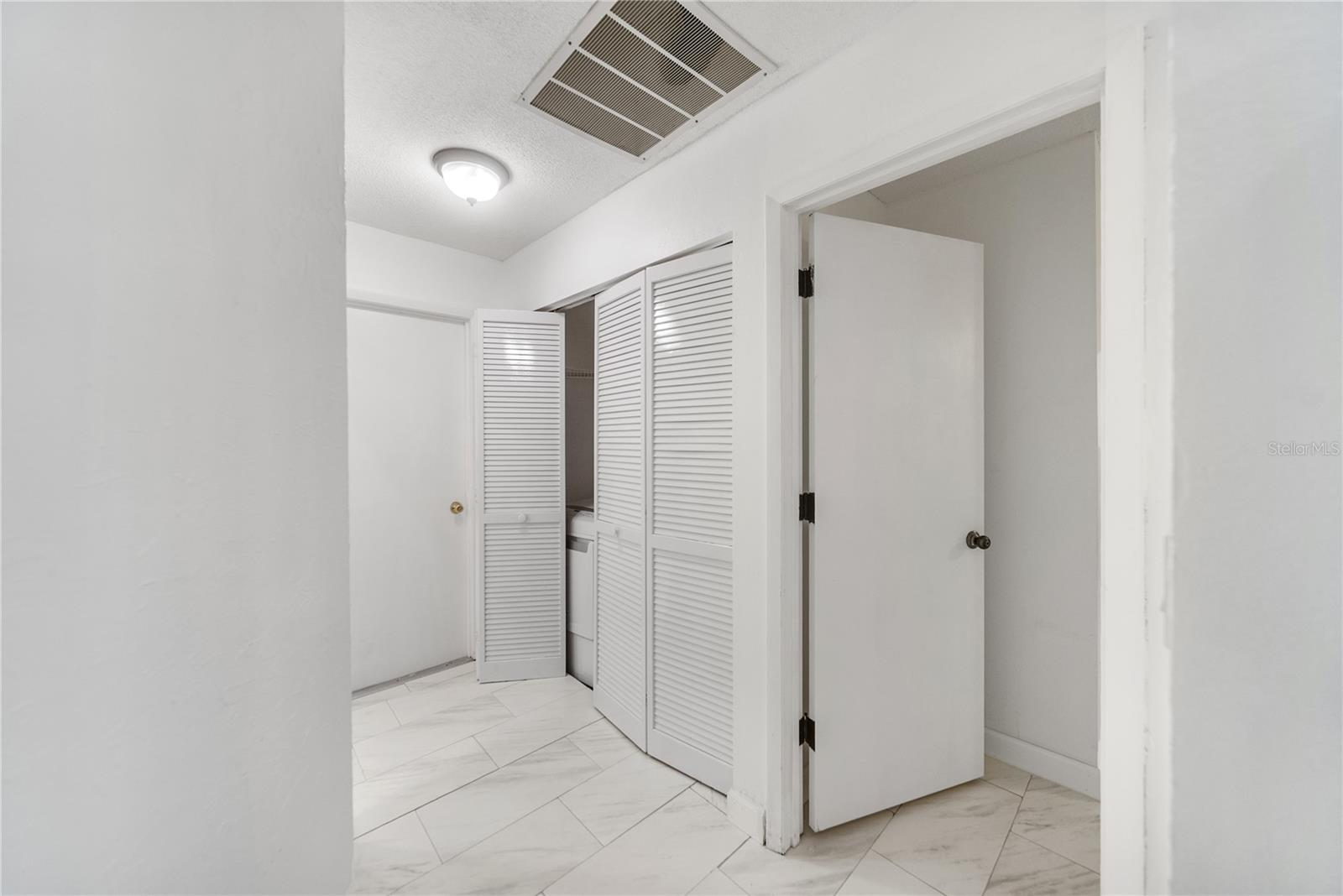 112 WOODINGHAM DR — photo 21