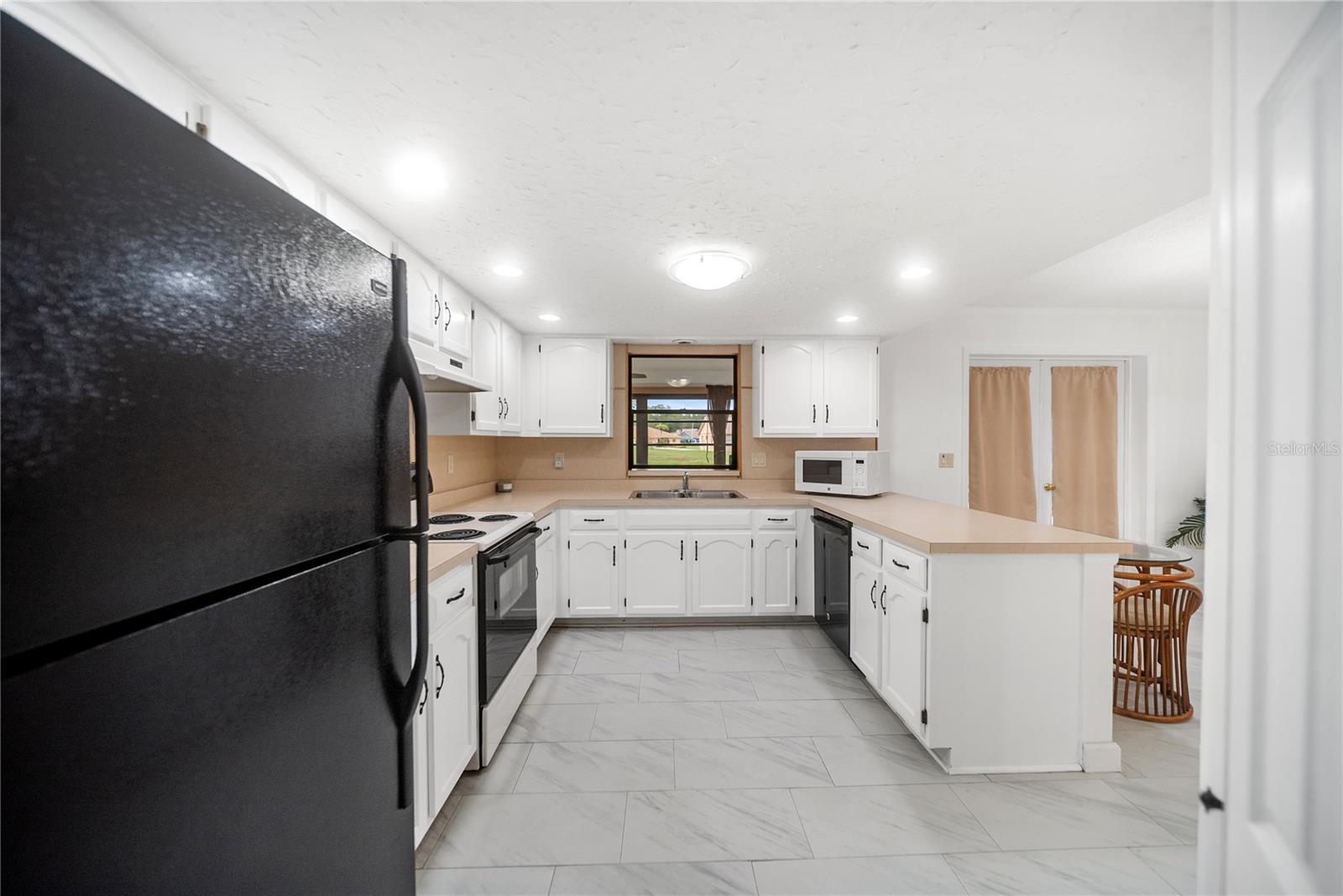 112 WOODINGHAM DR — photo 9