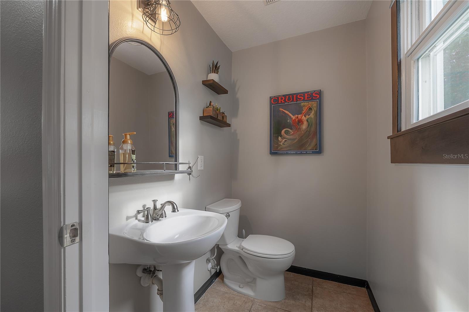 412 E AMELIA AVE — photo 11