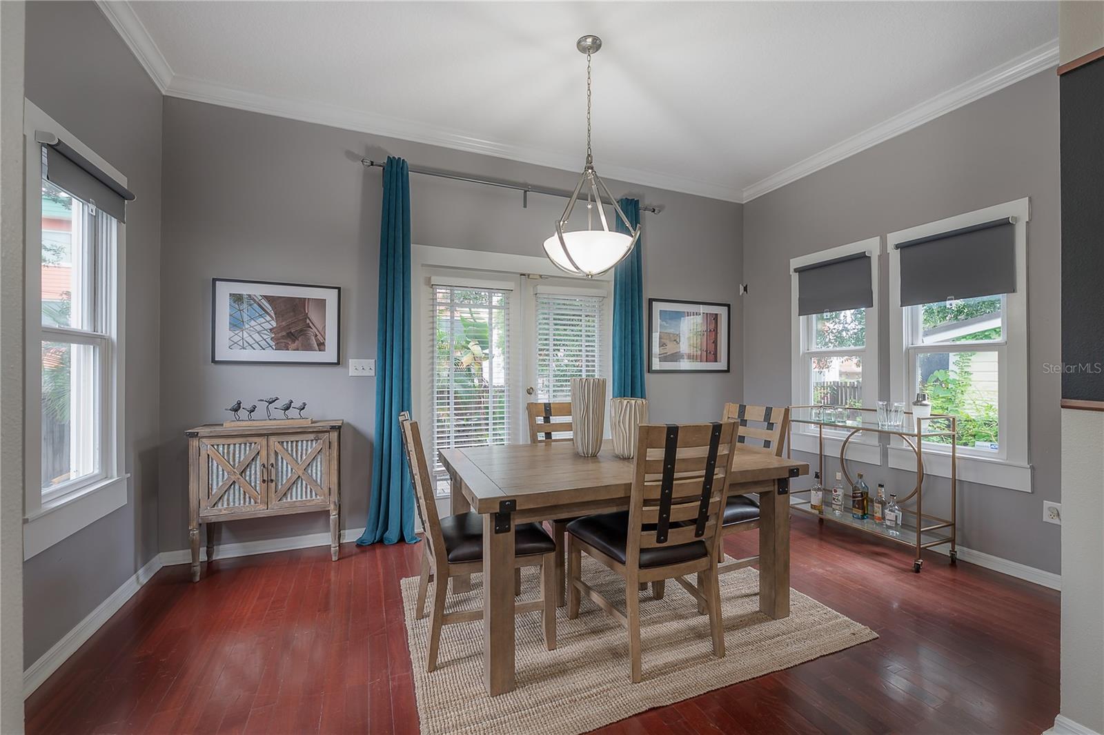 412 E AMELIA AVE — photo 9