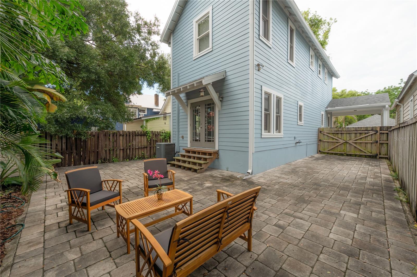 412 E AMELIA AVE — photo 18